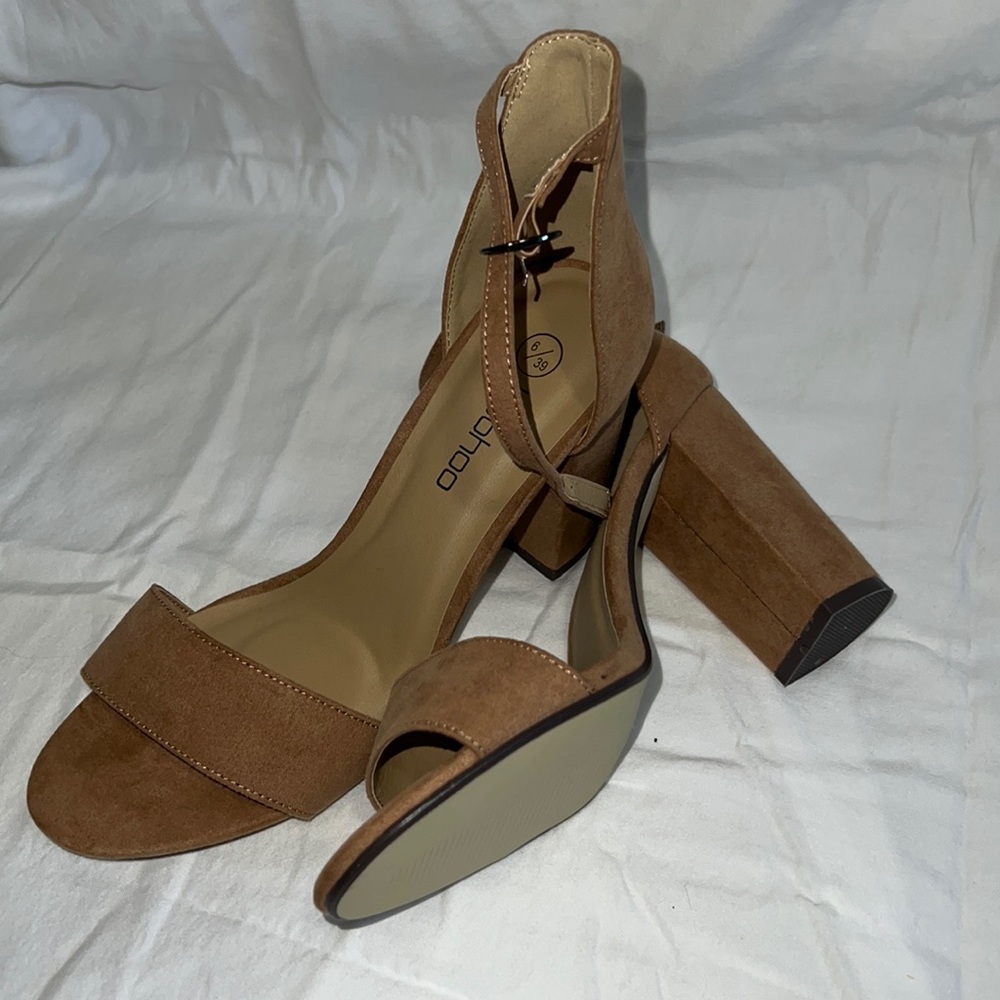 Boohoo Tan Suede Block Heel Sandals with Ankle Strap